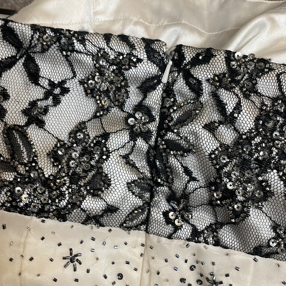 100% silk beaded lace bust mermaid hem gown - Picture 9 of 13